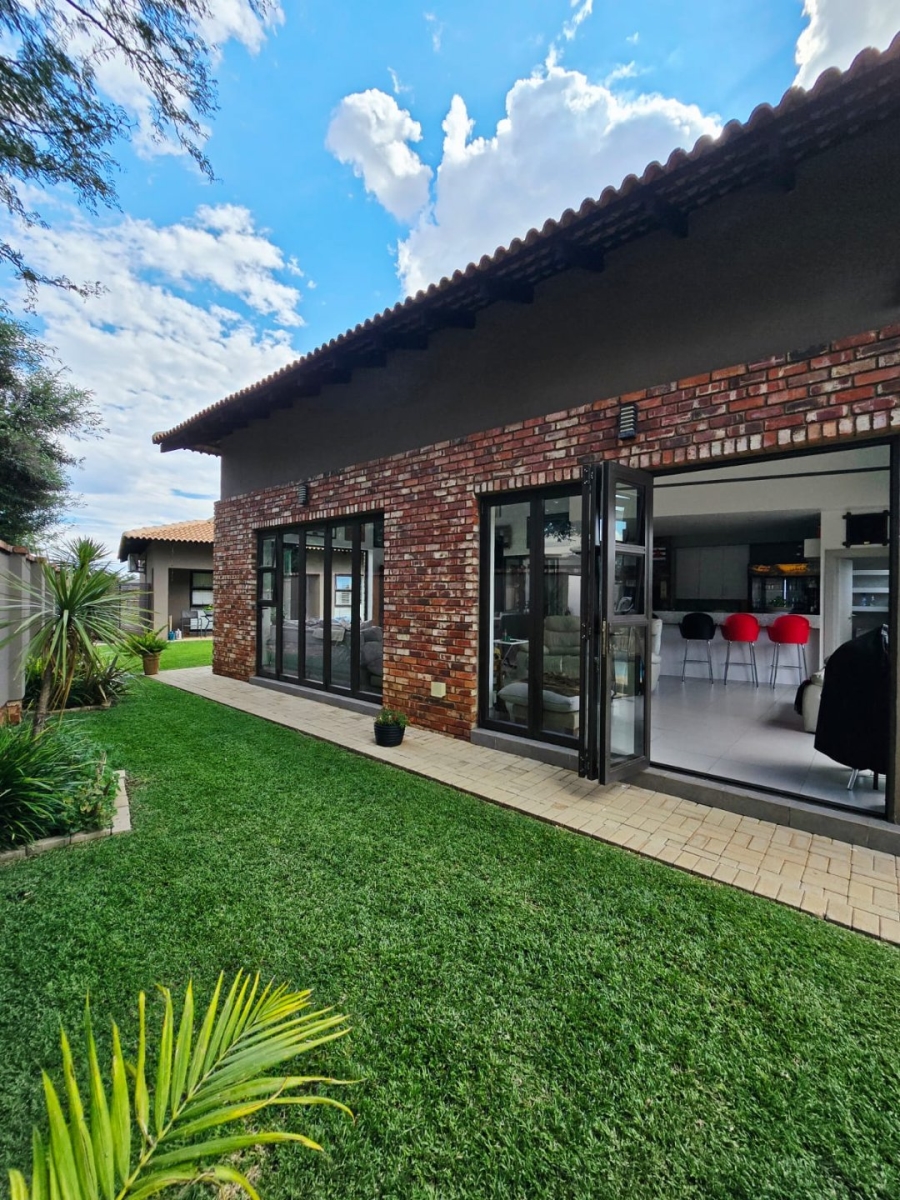 3 Bedroom Property for Sale in Wilkoppies North West